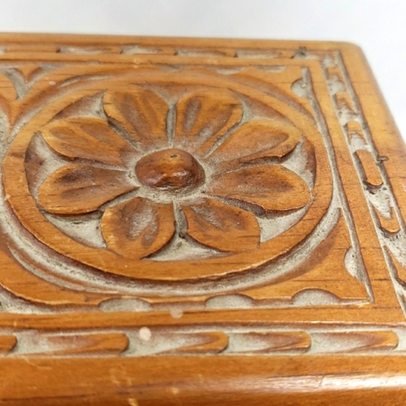 Antique Handmade Carved Wood Jewelry Box/Trinket Box w/Floral Design  - Picture 7 of 13